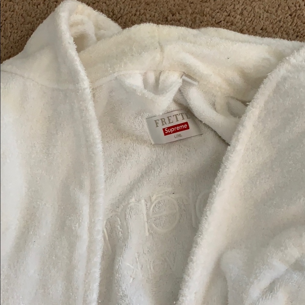 Supreme bathrobe